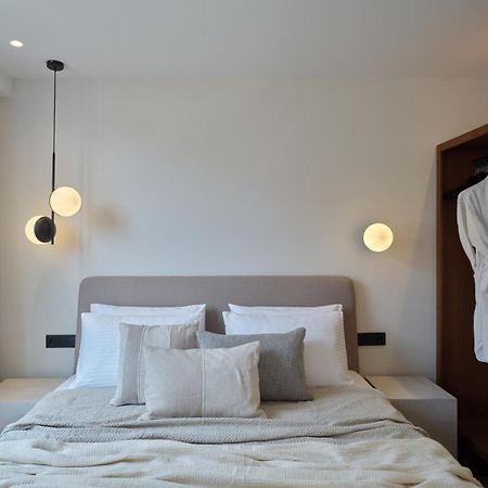 Haya Athens Loftie Suites ภายนอก รูปภาพ