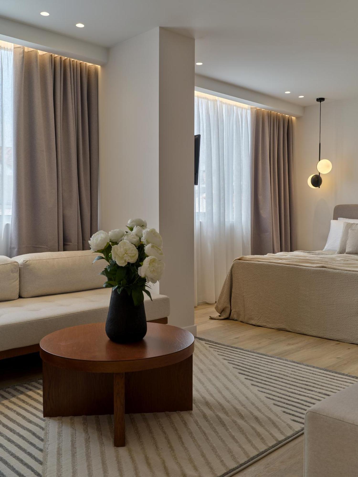 Haya Athens Loftie Suites ภายนอก รูปภาพ